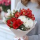 5 альстромерий с белой хризантемой